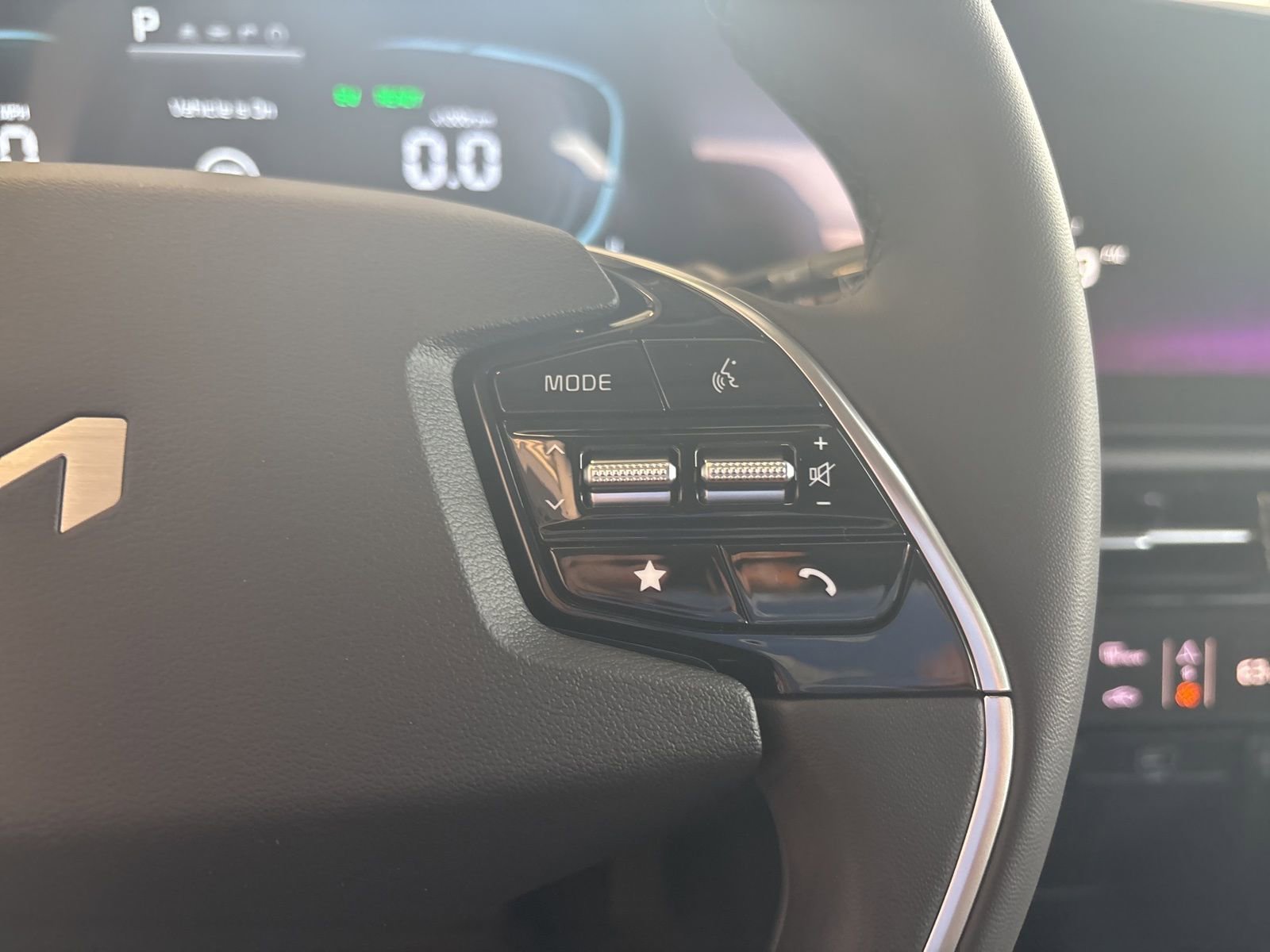 New 2025 Kia Niro EX image 21