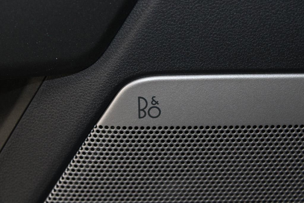 New 2026 Ford F250 Lariat w/ Black Appearance Package image 43