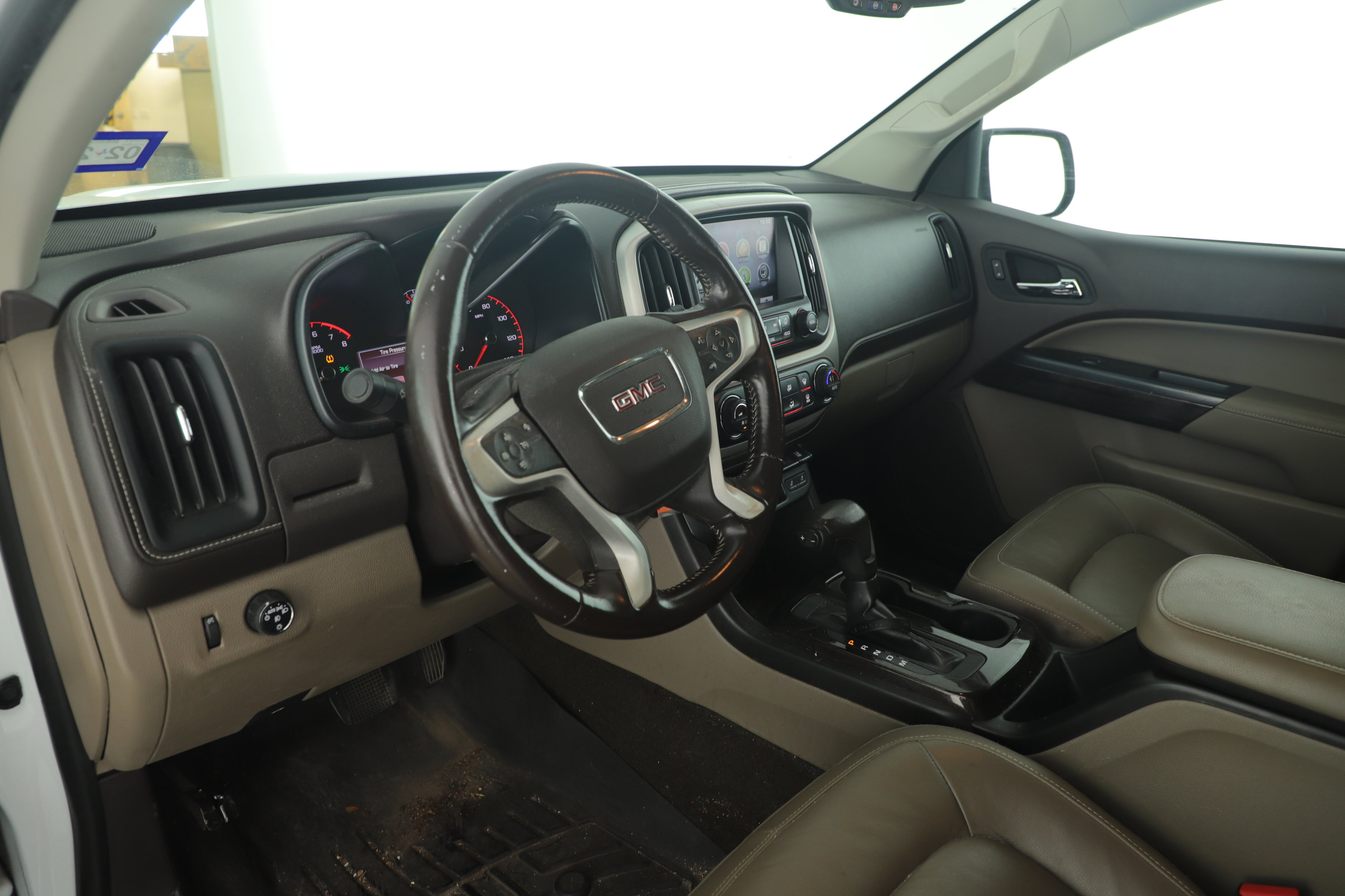 Used 2015 GMC Canyon SLT w/ Driver Alert Package image 15