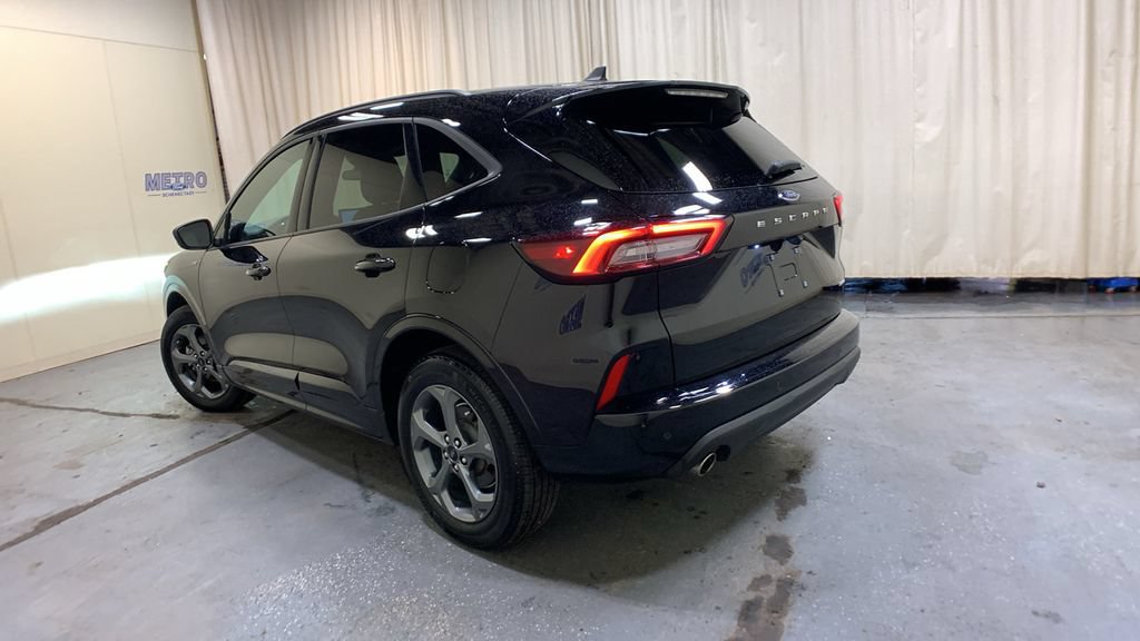 Used 2024 Ford Escape ST-Line w/ Tech Pack #1 AWD/4WD image 5