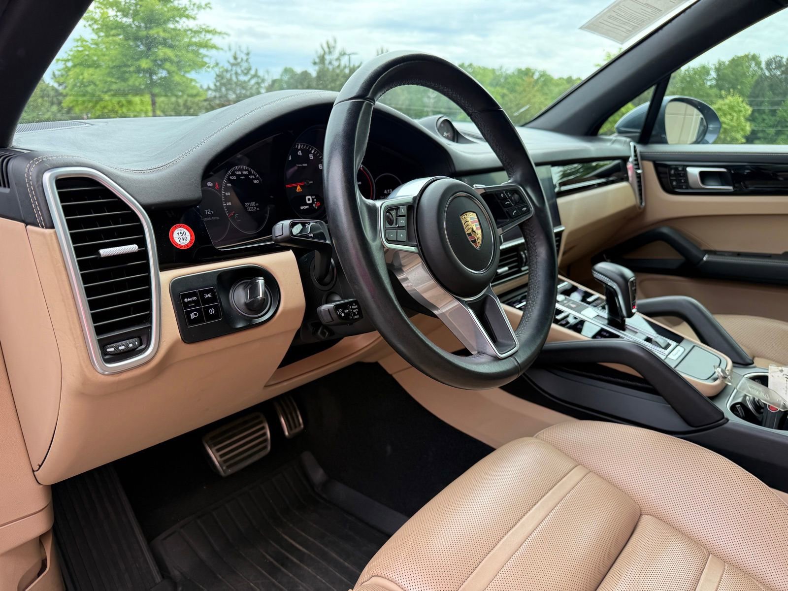 Used 2019 Porsche Cayenne S w/ Premium Package AWD/4WD image 22