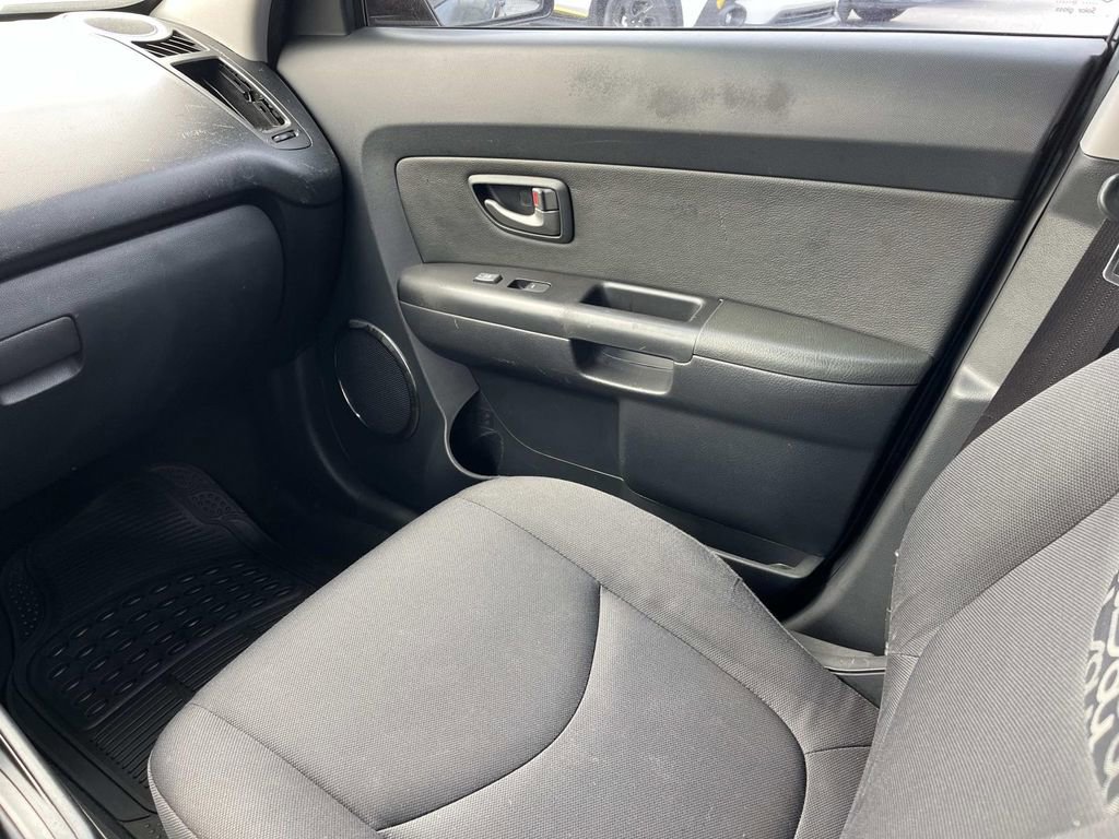 Used 2011 Kia Soul + w/ Audio Pkg image 13