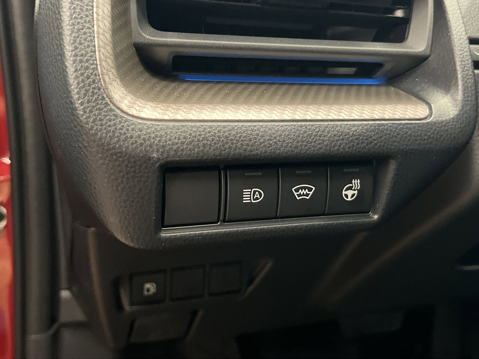 Used 2024 Toyota Prius XLE AWD/4WD image 27