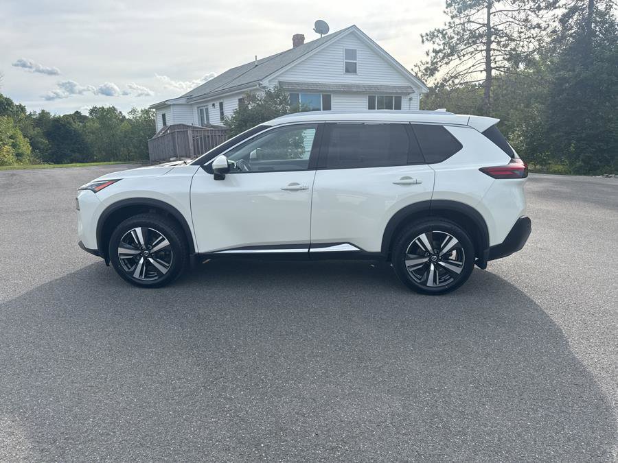 Used 2021 Nissan Rogue SL image 2