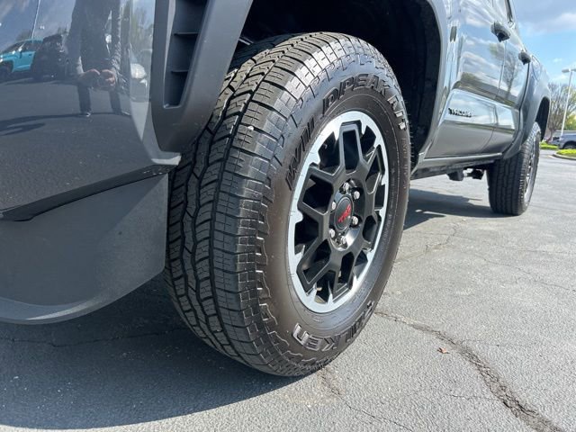 Used 2025 Toyota Tacoma TRD Off-Road AWD/4WD image 13