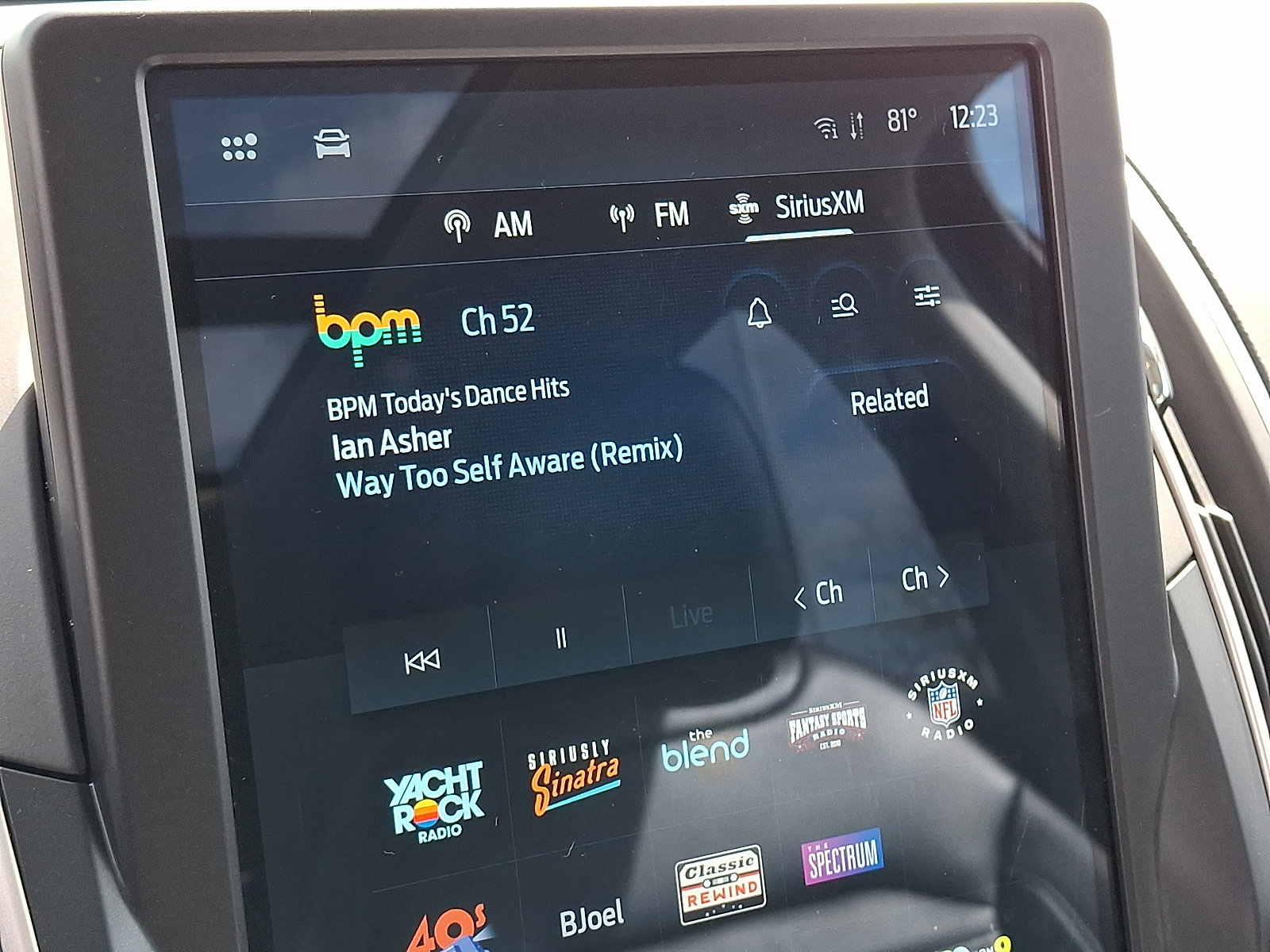 Used 2023 Ford Edge SEL w/ Convenience Package AWD/4WD image 18