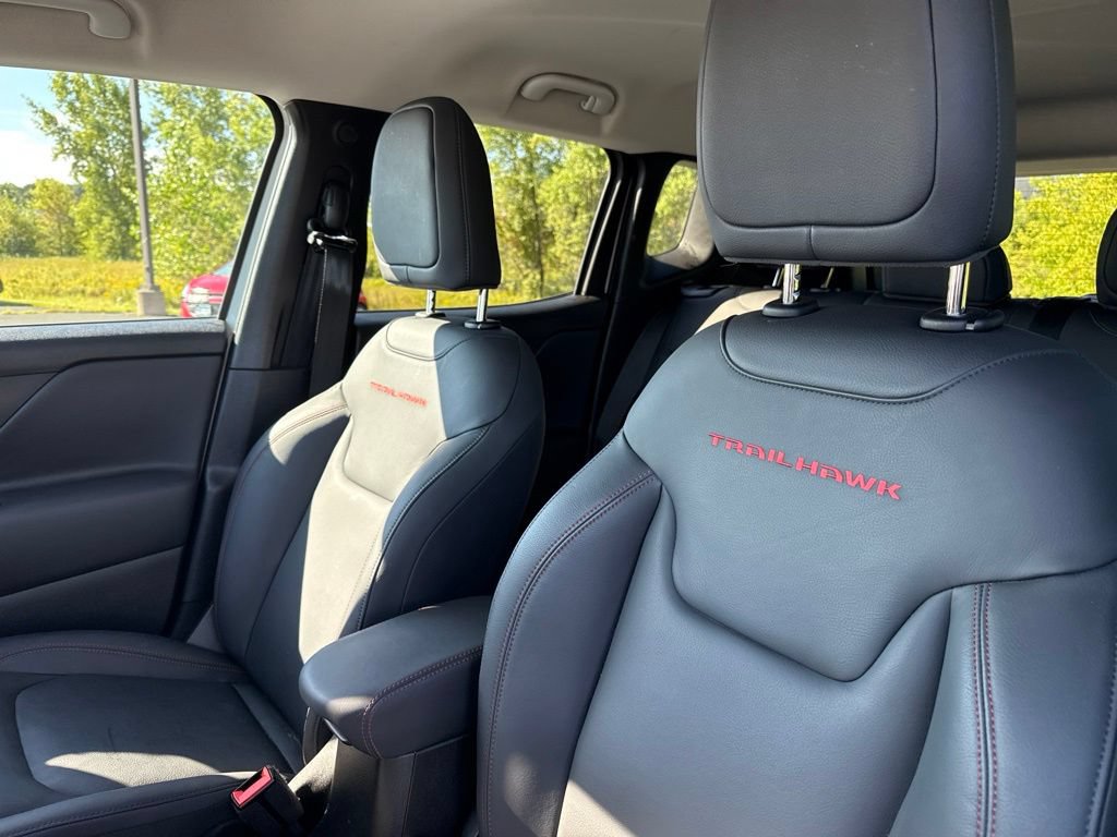 Used 2023 Jeep Renegade Trailhawk w/ Trailhawk Elite Group AWD/4WD image 20
