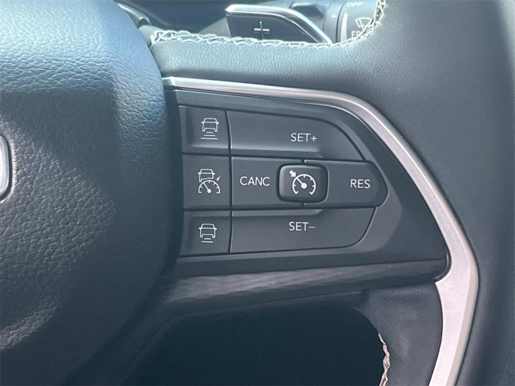 Used 2023 Jeep Grand Cherokee Altitude image 27