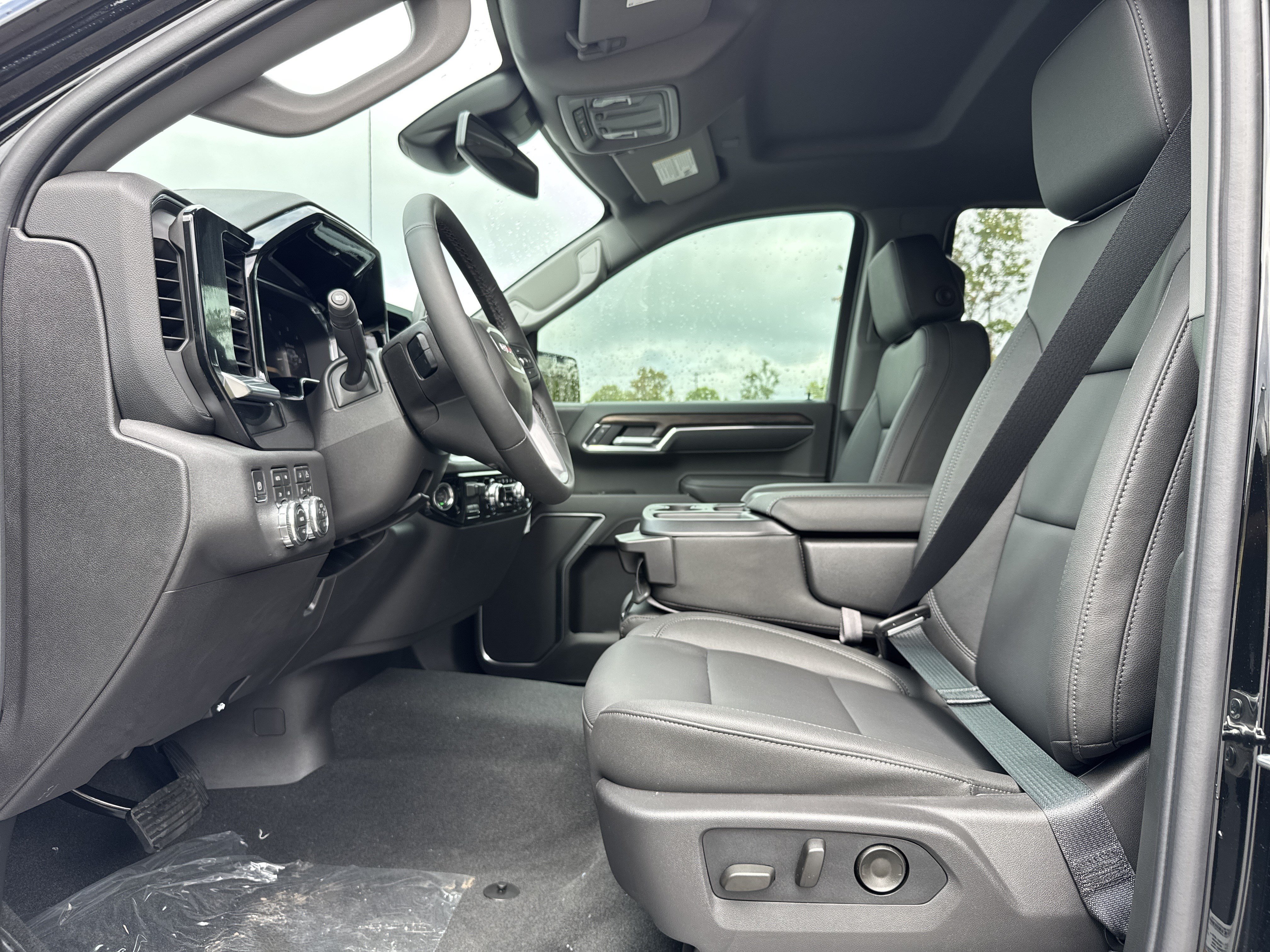 New 2026 GMC Sierra 1500 SLT w/ X31 Off-Road Package AWD/4WD image 15