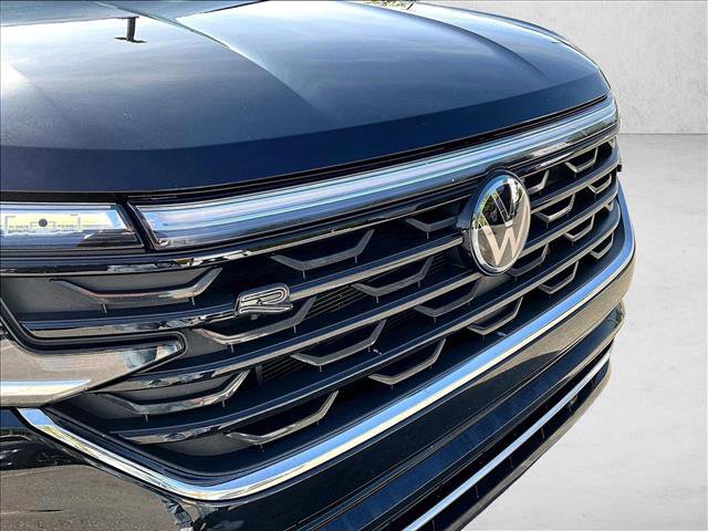 Used 2024 Volkswagen Atlas Cross Sport SEL R-Line AWD/4WD image 27