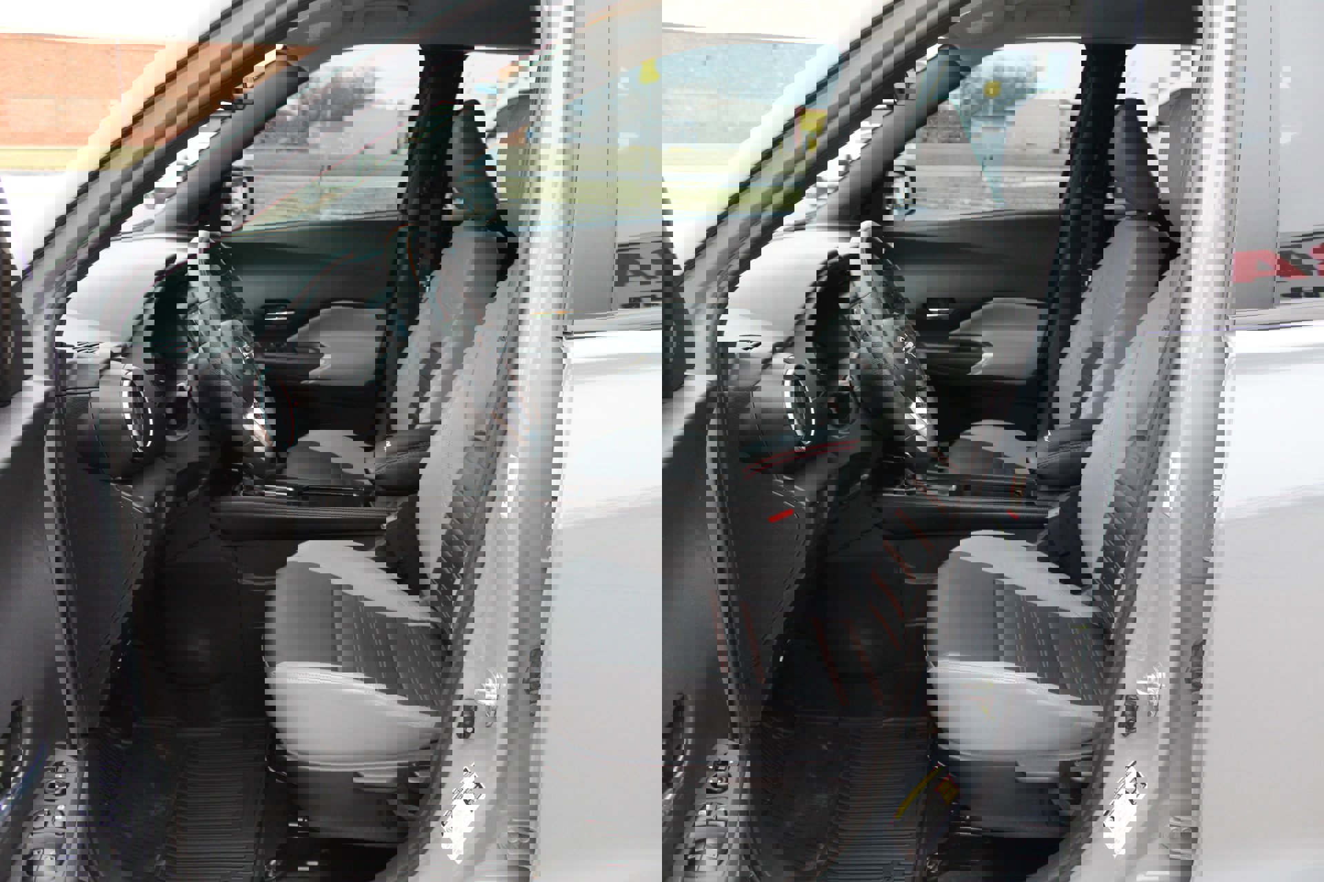 Used 2024 Nissan Kicks SR w/ SR Premium Package image 25