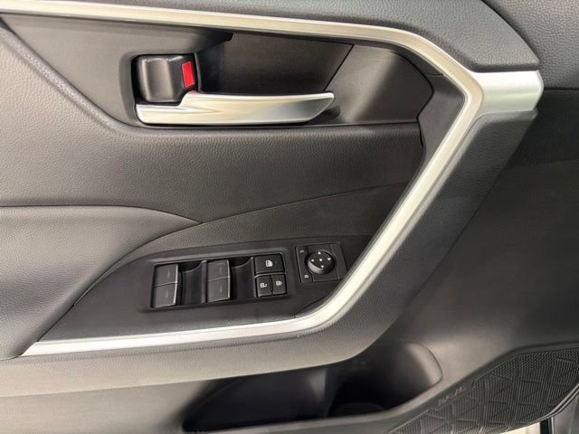 Used 2025 Toyota RAV4 XLE w/ Convenience Package AWD/4WD image 11
