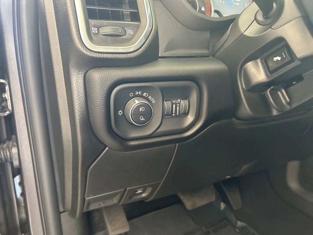 Used 2024 RAM 2500 Laramie w/ Towing Technology Group AWD/4WD image 47