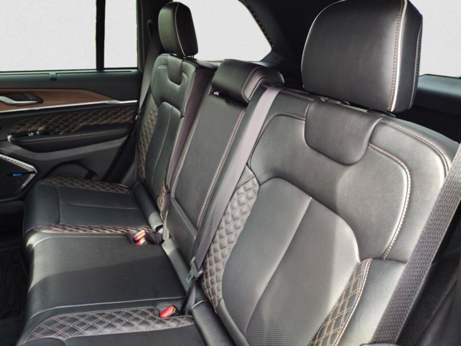 Used 2022 Jeep Grand Cherokee Summit w/ Adv Protech Group IV AWD/4WD image 19