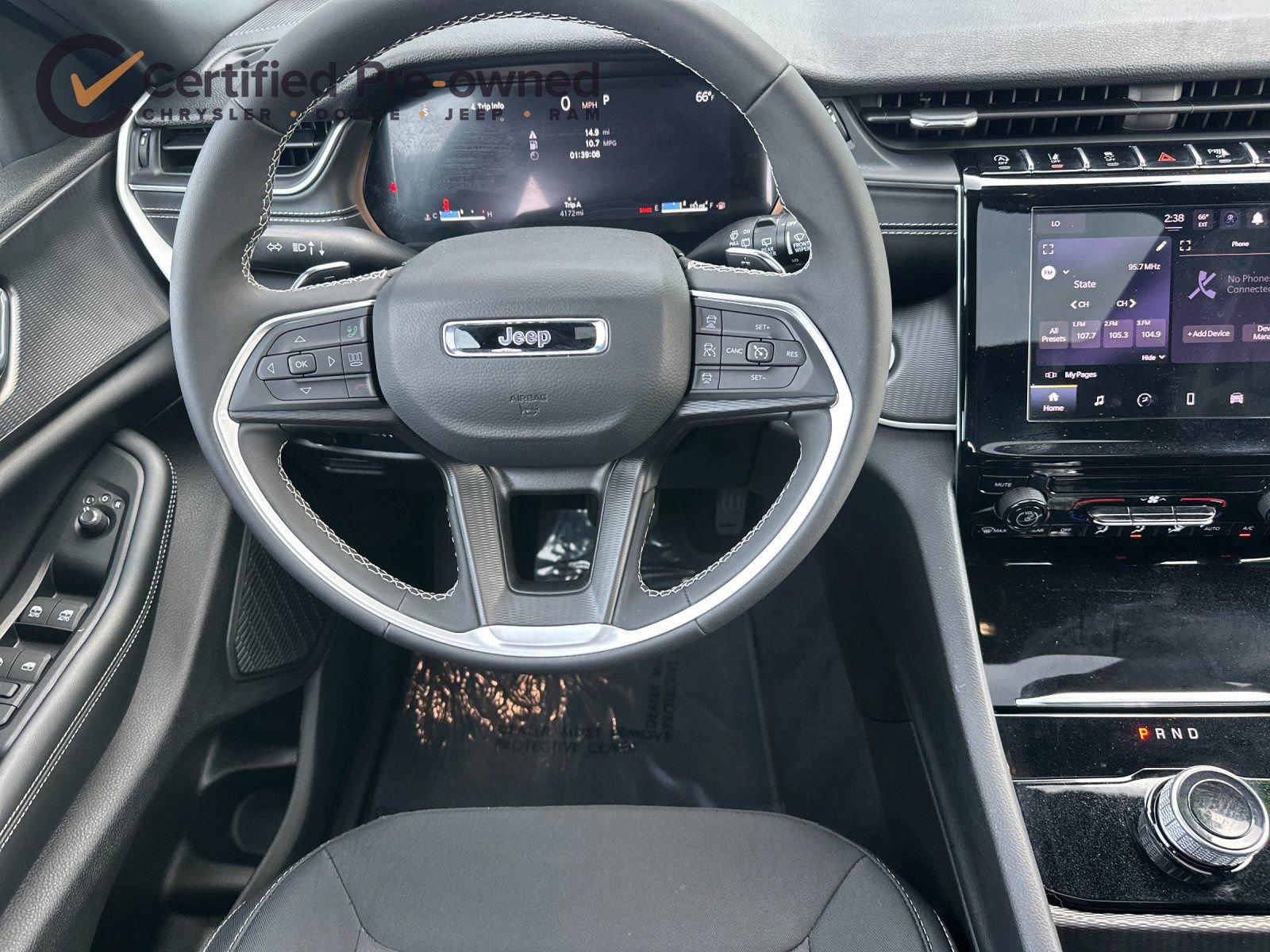 Certified 2025 Jeep Grand Cherokee Laredo X image 15