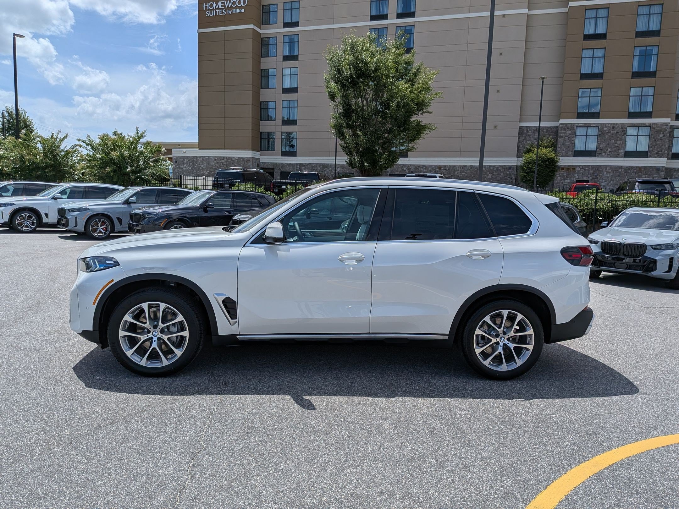 New 2026 BMW X5 xDrive40i w/ Climate Comfort Package AWD/4WD image 6