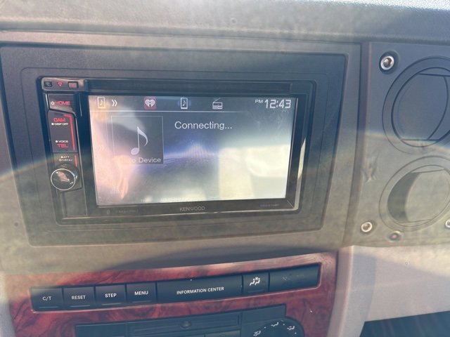 Used 2006 Jeep Commander Limited image 55