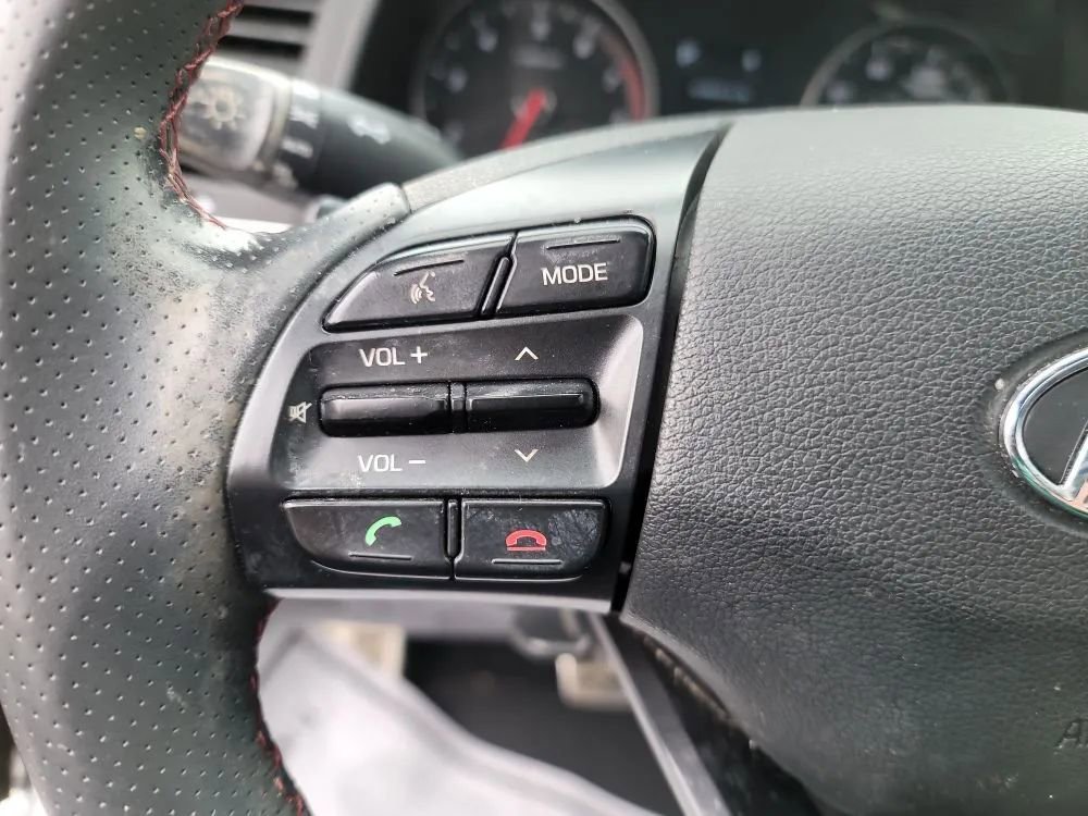 Used 2018 Hyundai Elantra Sport w/ Sport Premium Package 03 FWD image 21