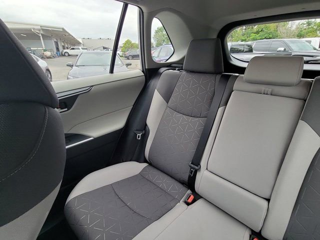 Used 2020 Toyota RAV4 XLE w/ Convenience Package AWD/4WD image 4