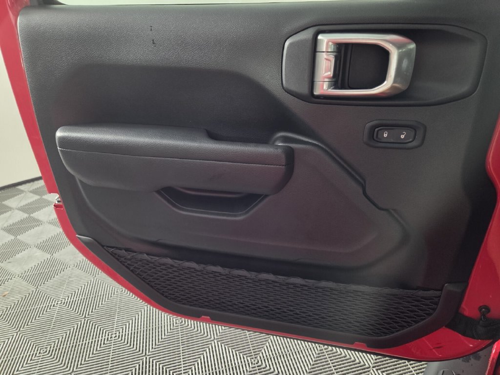 Used 2025 Jeep Wrangler Unlimited Sport AWD/4WD image 22