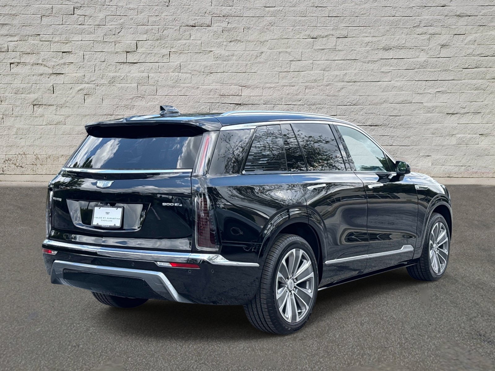 Certified 2026 Cadillac Vistiq Luxury AWD/4WD image 5
