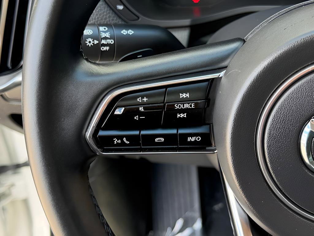 Used 2025 MAZDA CX-70 Plug-In Hybrid w/ Premium Pkg image 39