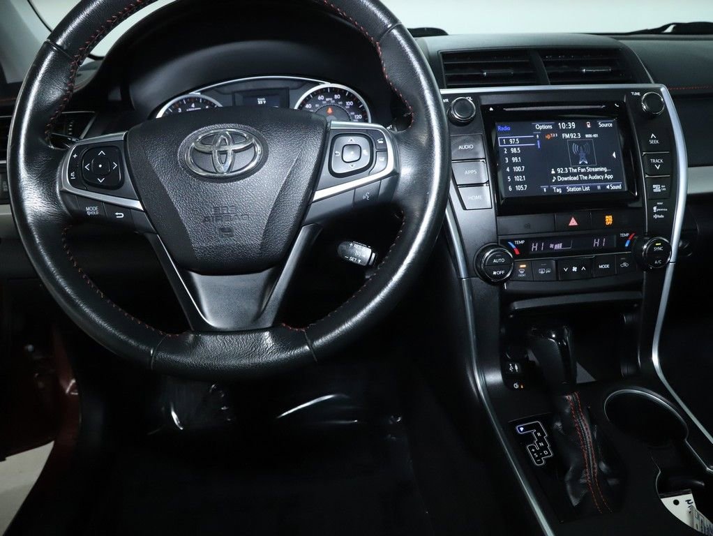 Used 2015 Toyota Camry XSE image 28