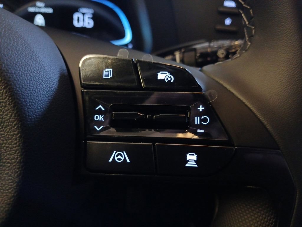 New 2026 Hyundai Elantra SEL Sport Premium FWD image 17