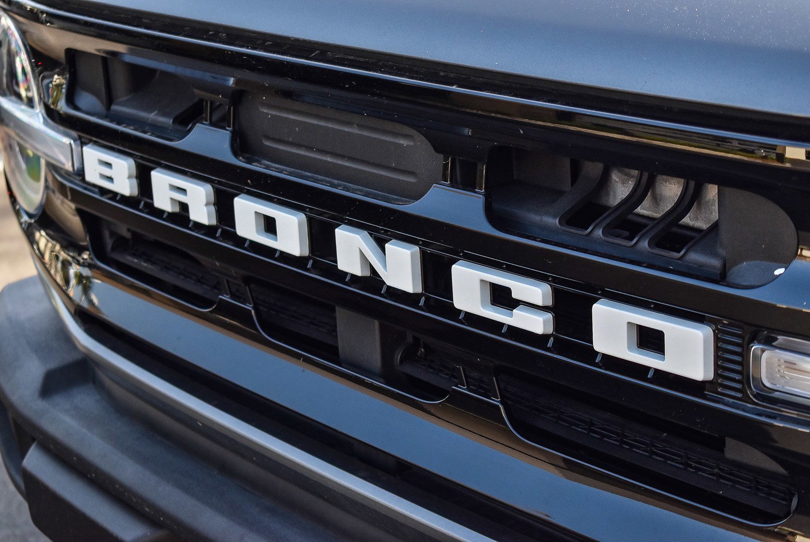 Used 2022 Ford Bronco Outer Banks image 9