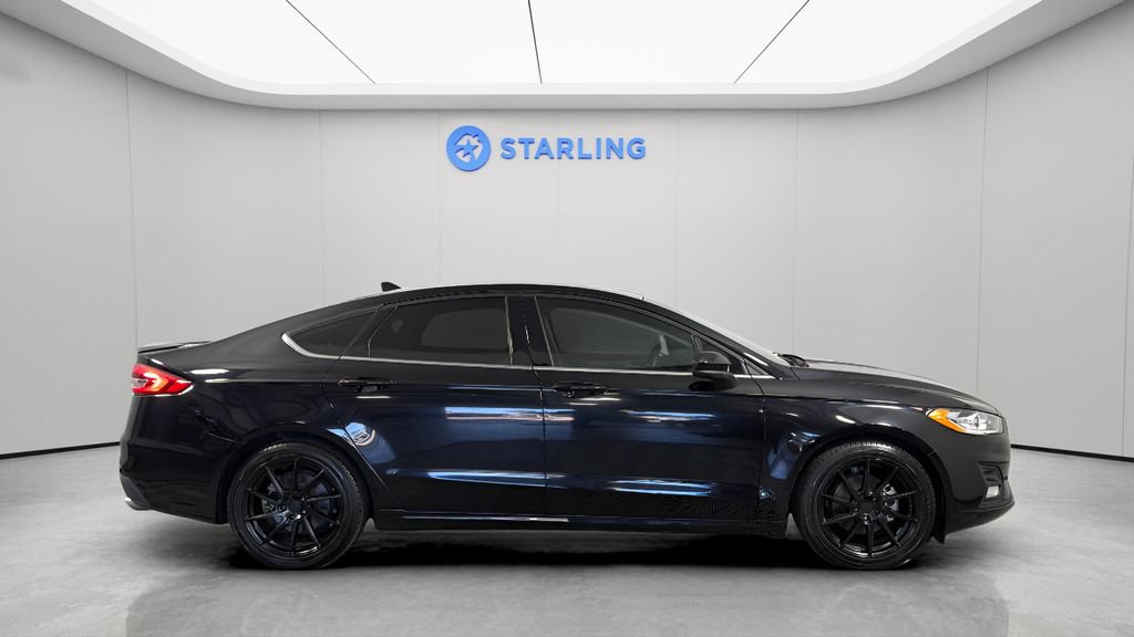 Used 2019 Ford Fusion SE w/ Equipment Group 151A FWD image 11