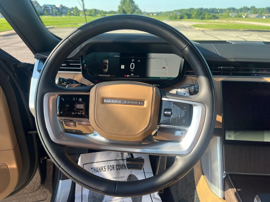 Used 2025 Land Rover Range Rover SE AWD/4WD image 17
