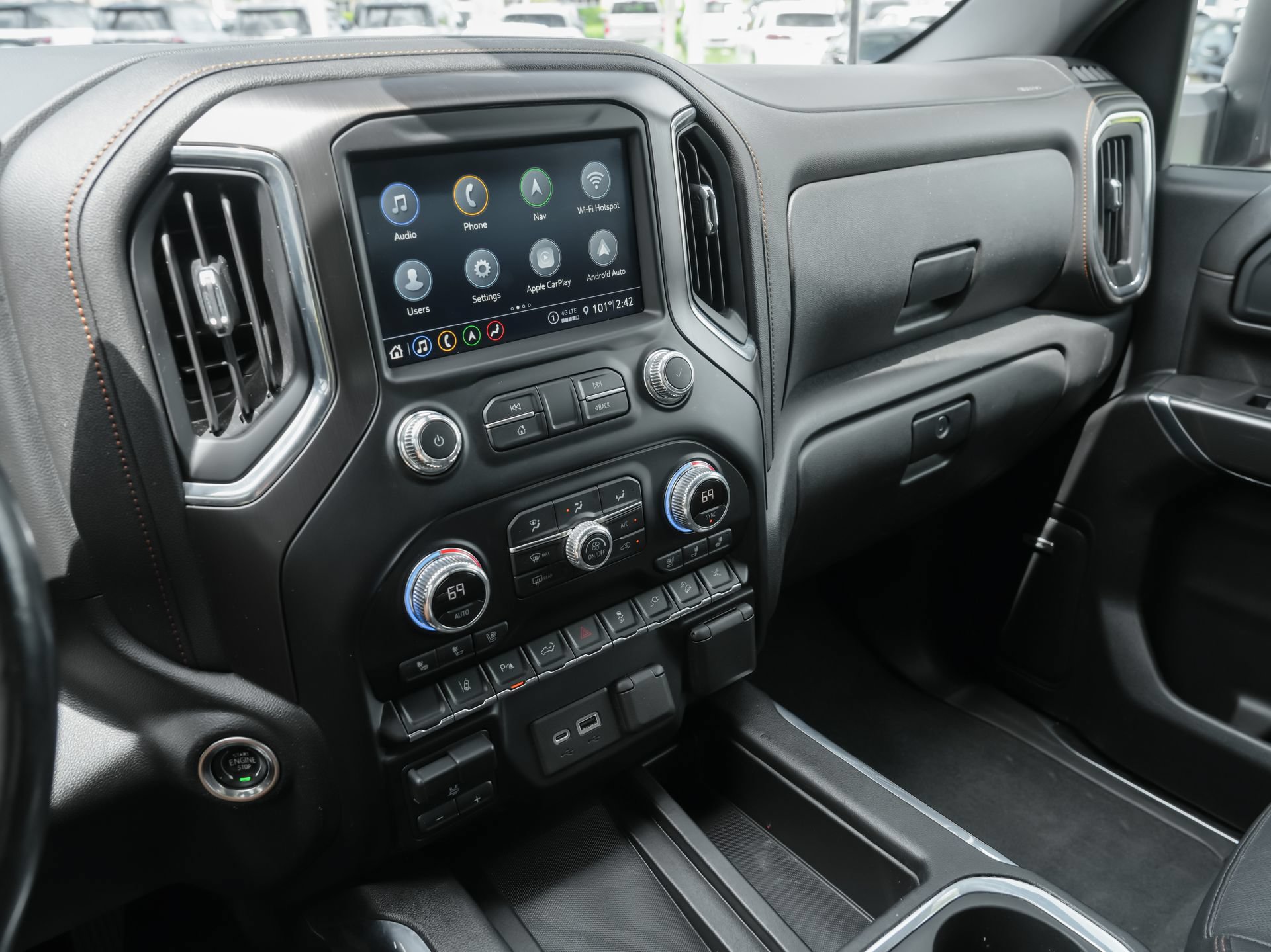 Used 2021 GMC Sierra 2500 AT4 w/ AT4 Premium Plus Package AWD/4WD image 11