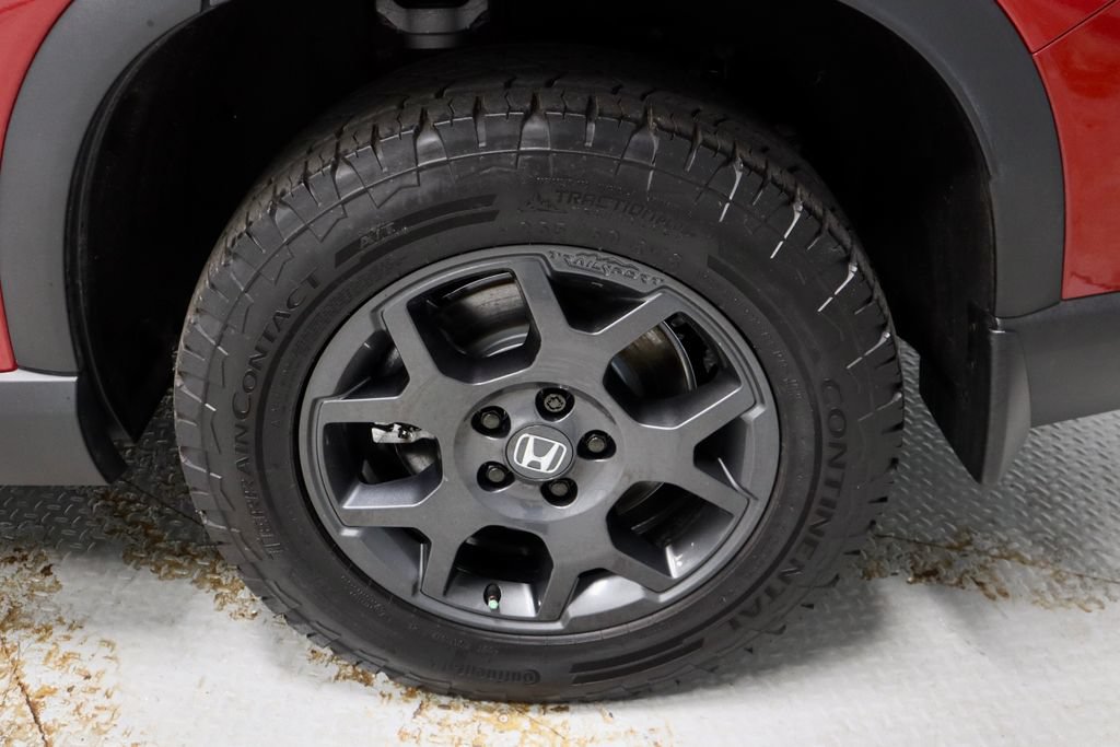 Used 2025 Honda Pilot TrailSport image 19