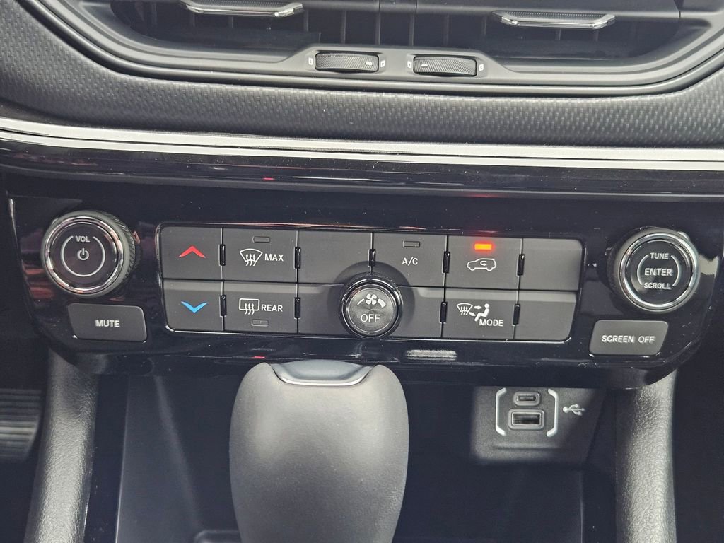 New 2026 Jeep Compass Latitude image 27