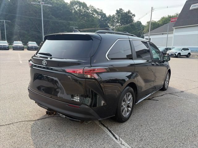 Used 2021 Toyota Sienna XLE w/ XLE Plus Package AWD/4WD image 6