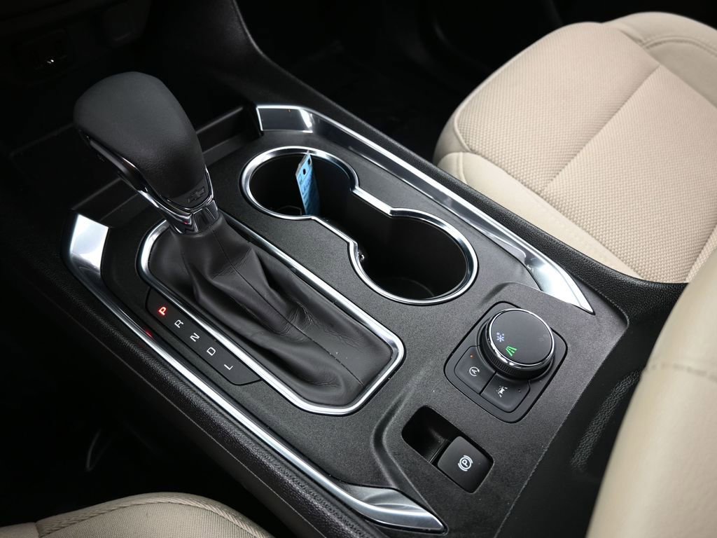 Used 2023 Chevrolet Traverse LS image 24