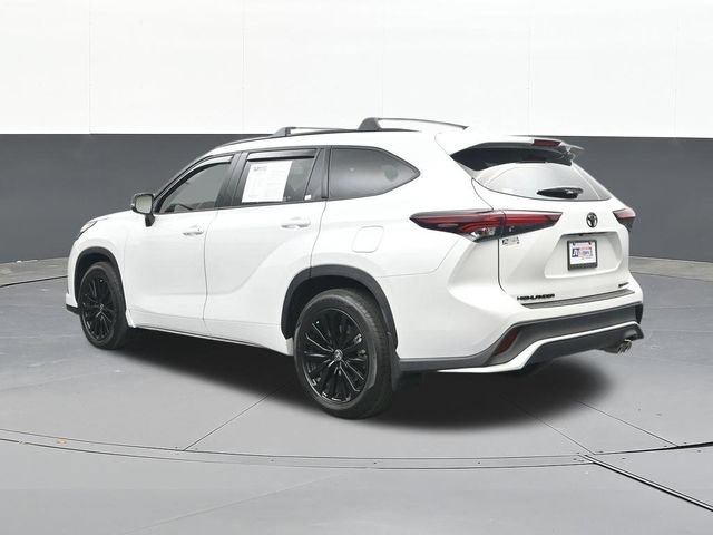 Used 2025 Toyota Highlander XSE AWD/4WD image 9
