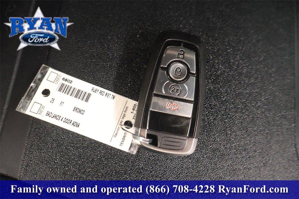 Used 2025 Ford Bronco Badlands image 7