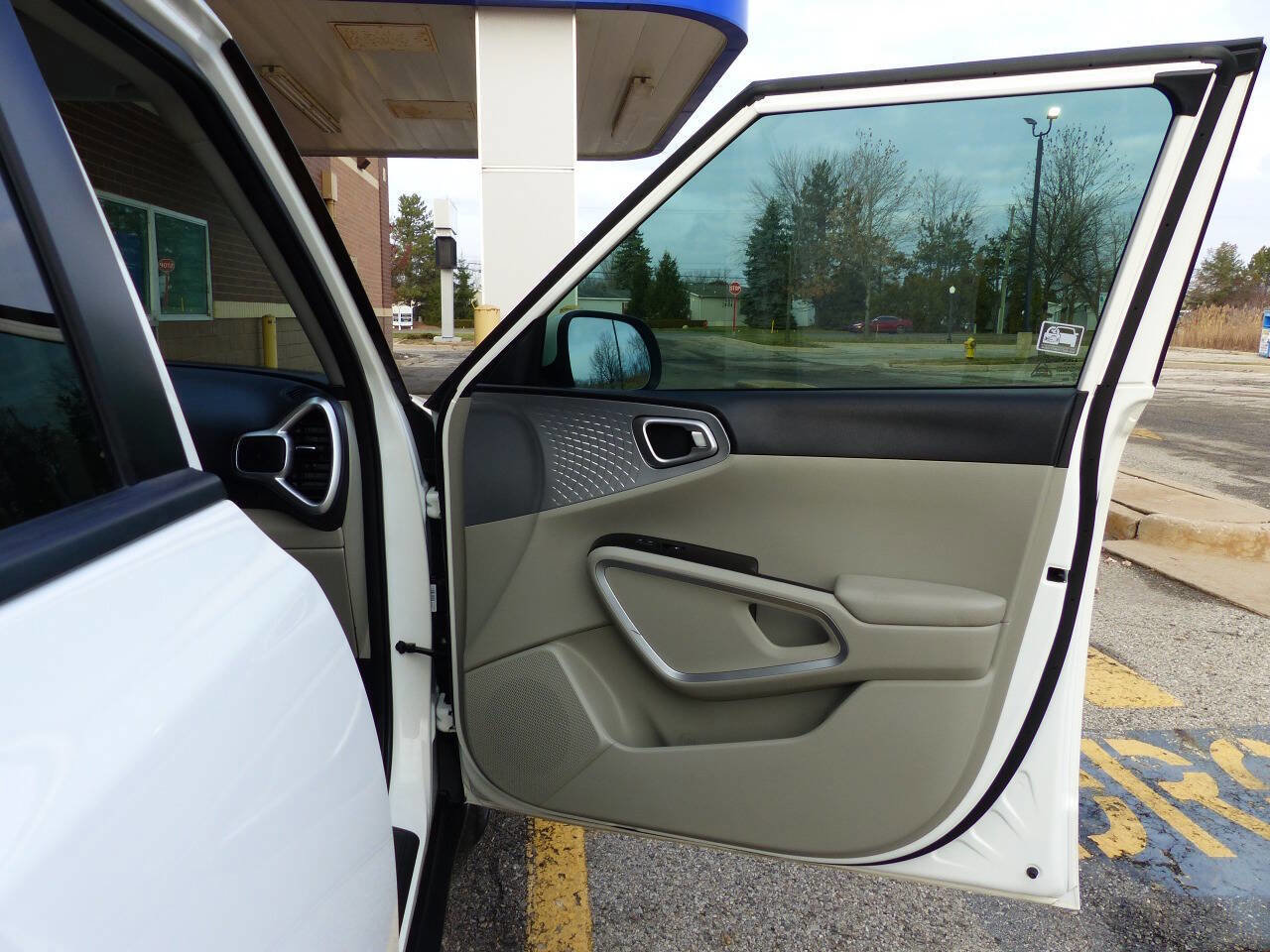 Used 2022 Kia Soul LX FWD image 37