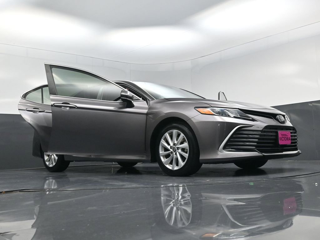 Used 2023 Toyota Camry LE image 26