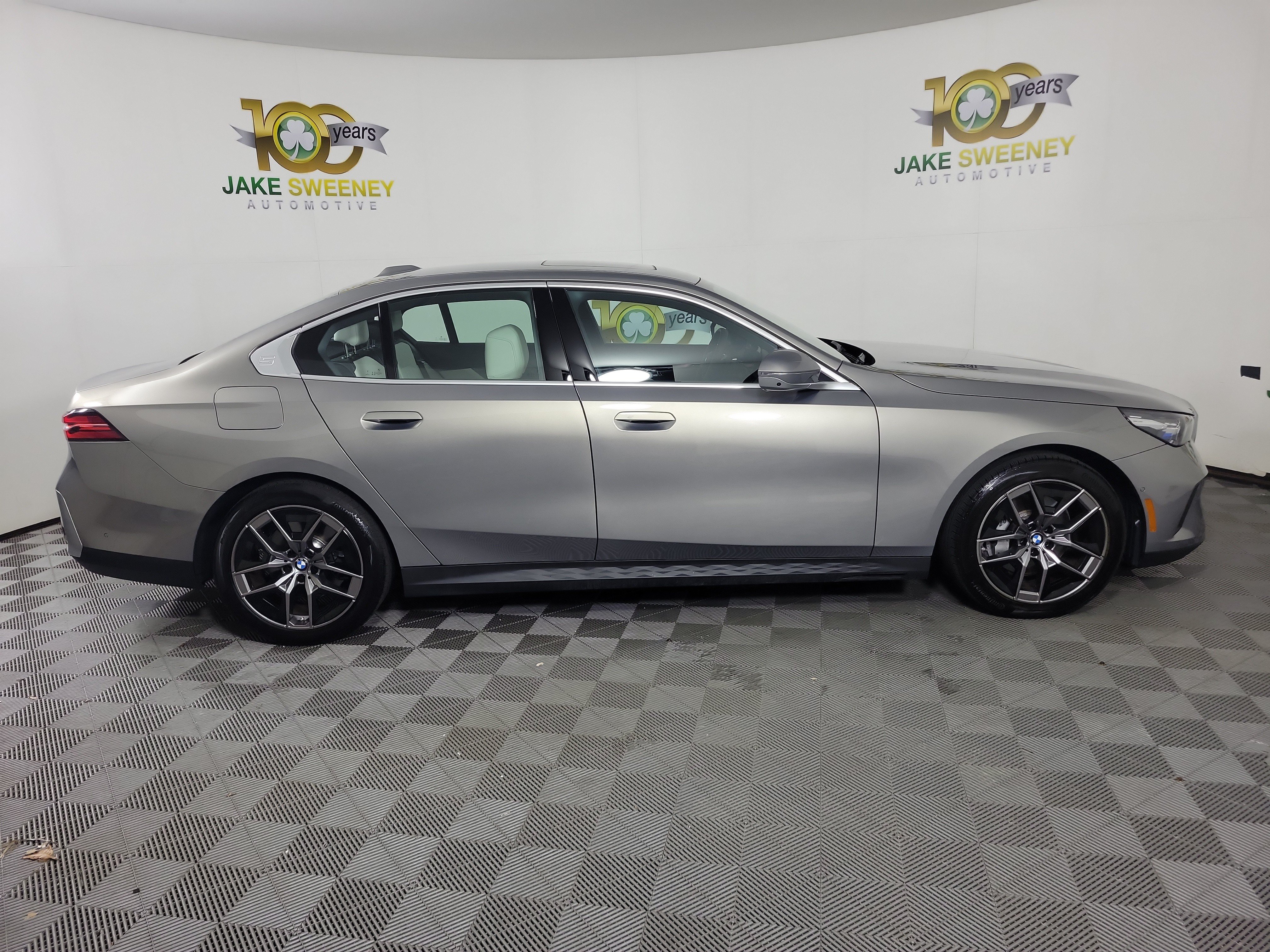 Certified 2026 BMW 540i xDrive w/ Premium Package AWD/4WD image 8