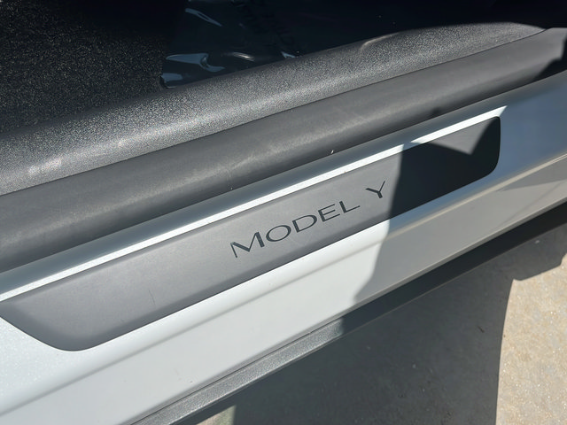 Used 2023 Tesla Model Y Long Range AWD/4WD image 15