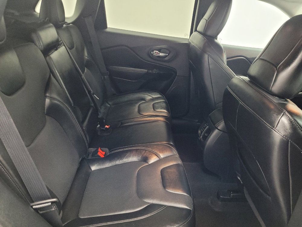 Used 2023 Jeep Cherokee Altitude Lux image 19