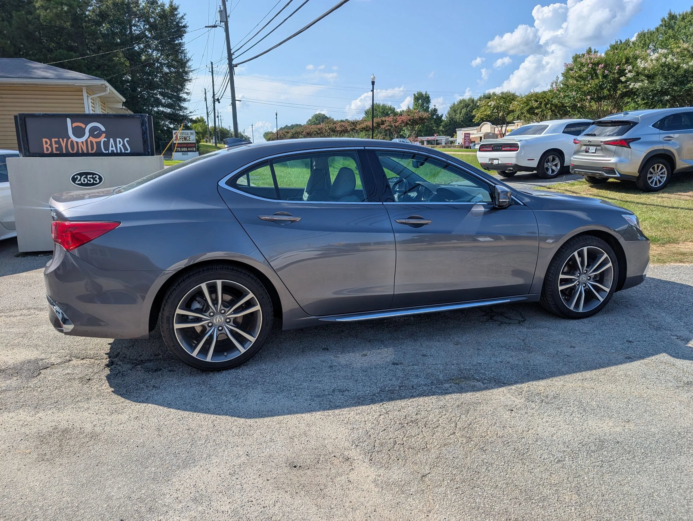 Used 2019 Acura TLX w/ Technology Package FWD image 4