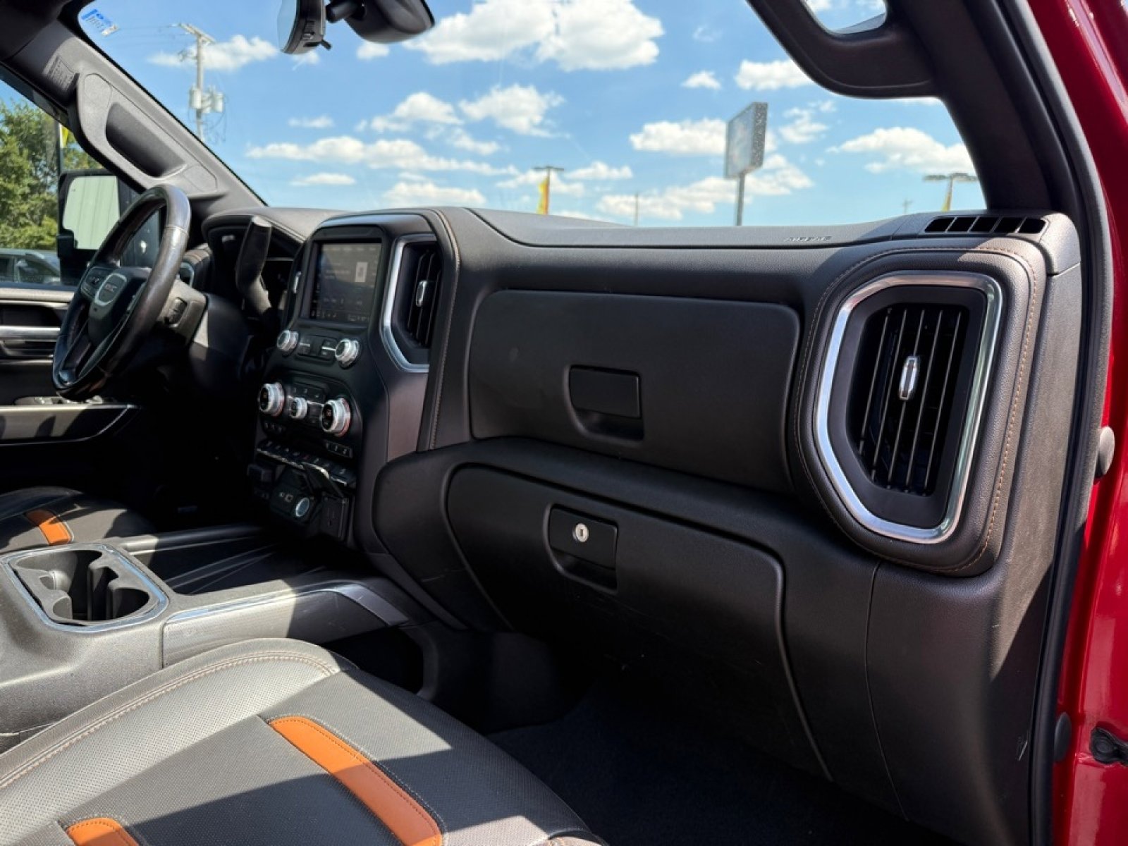 Used 2022 GMC Sierra 2500 AT4 w/ AT4 Preferred Package image 12