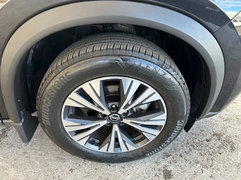 Used 2023 Nissan Rogue SV image 14