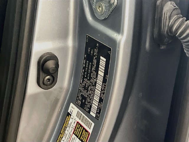 Used 2024 Toyota Highlander LE FWD image 26