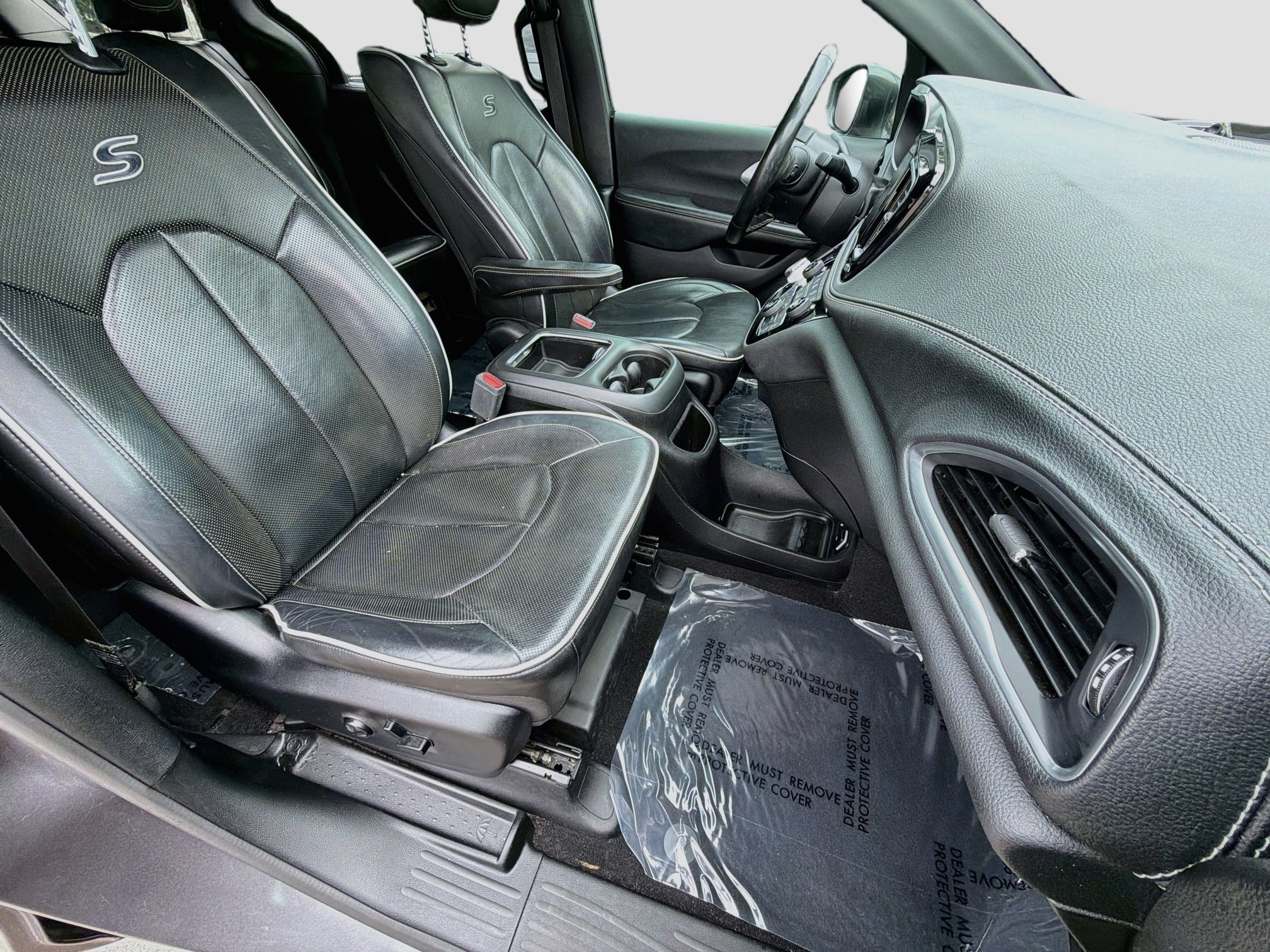 Used 2019 Chrysler Pacifica Limited w/ Advanced Safetytec Group FWD image 16