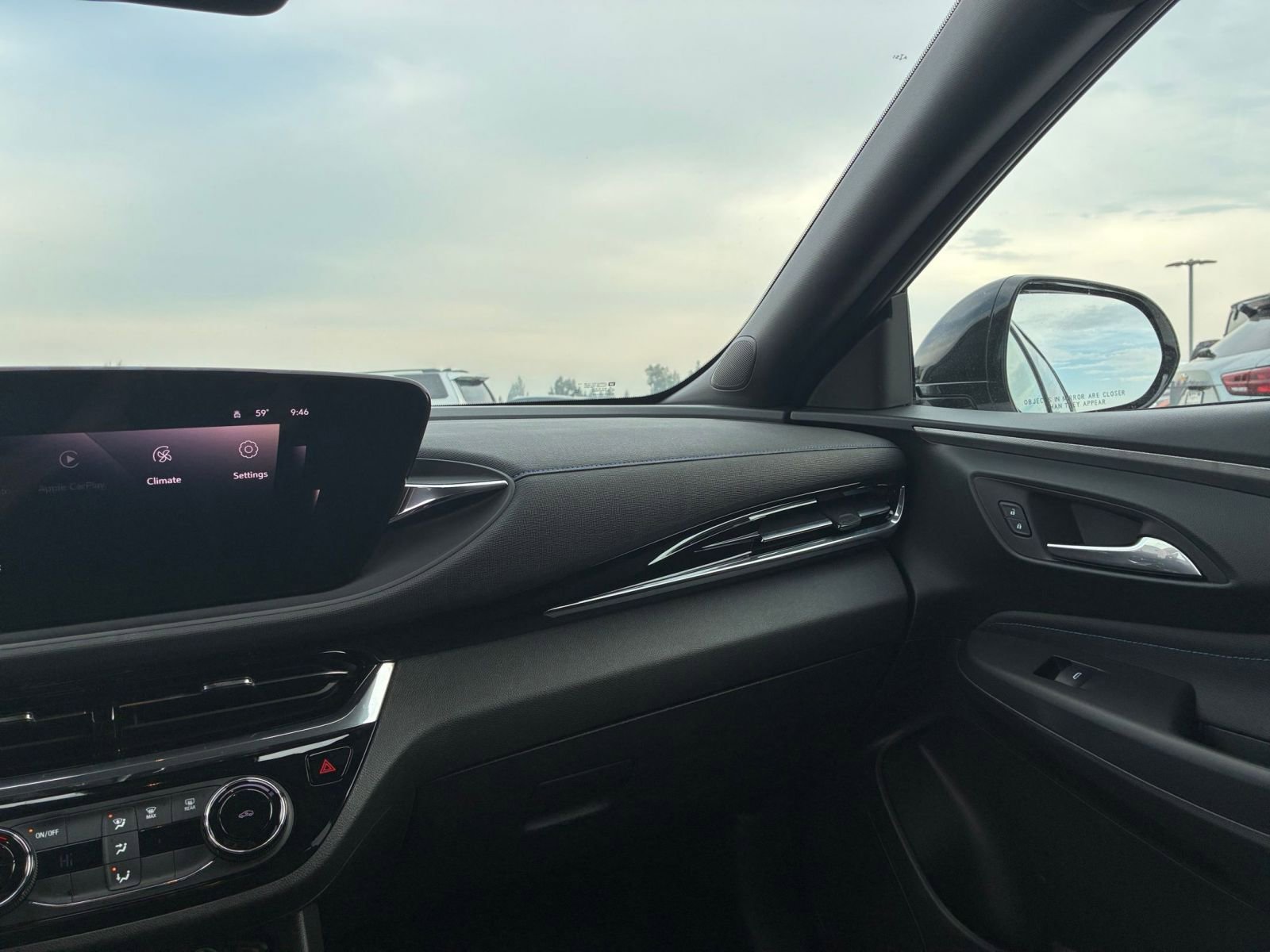 Used 2025 Buick Envista Sport Touring image 35