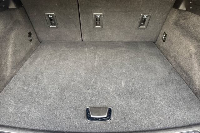 Used 2024 Cadillac XT4 Premium Luxury image 17